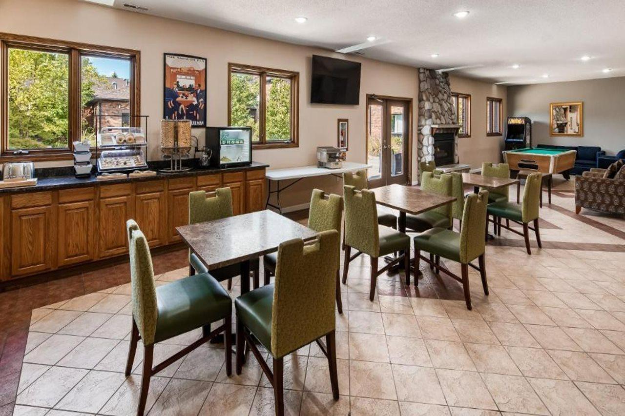 Bliss Point Inn & Suites New Buffalo Bagian luar foto