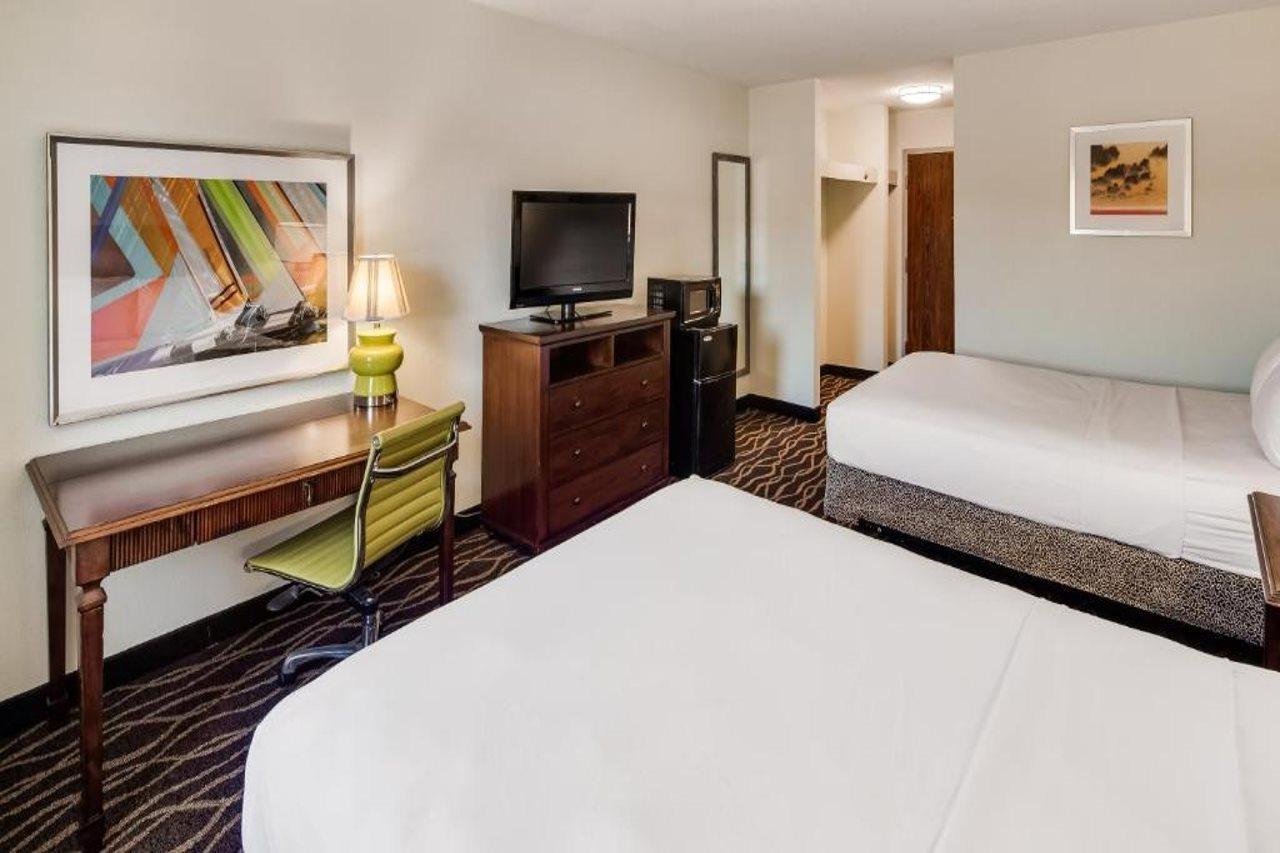 Bliss Point Inn & Suites New Buffalo Bagian luar foto